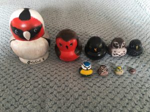 Wooden nesting birds